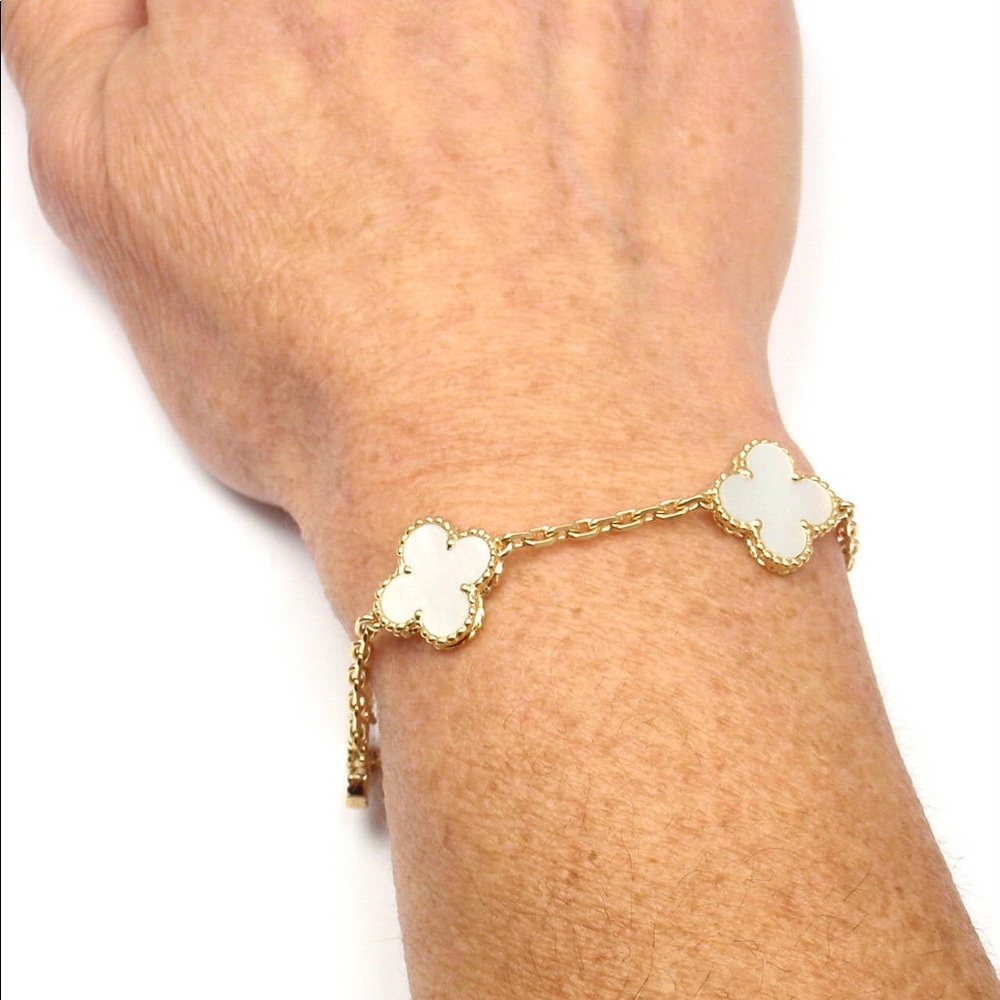 Amazing 5 motif mop gold Alhambra style bracelet